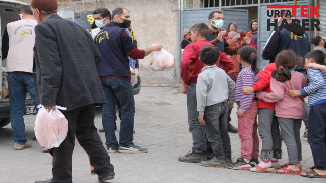 Kandilde binlerce aileye ekmek dağıtıldı
