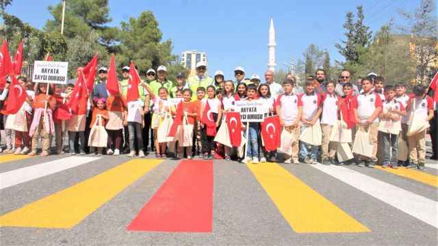 URFA'DA TRAFİKTE YAYA ÖNCELİĞİNE DİKKAT ÇEKİLDİ