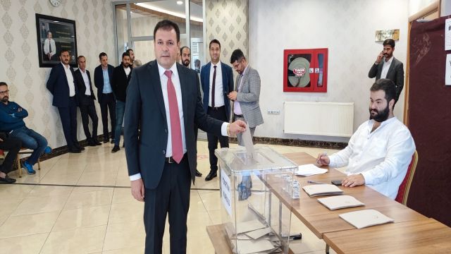 ŞUTSO'DA YENİ BAŞKAN YETİM OLDU