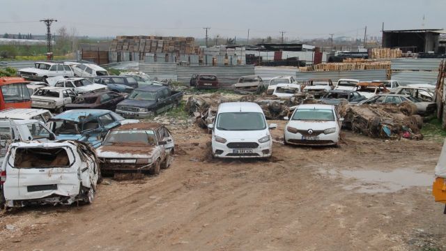 Hurdaya dönen araçlarını tanıyamıyorlar